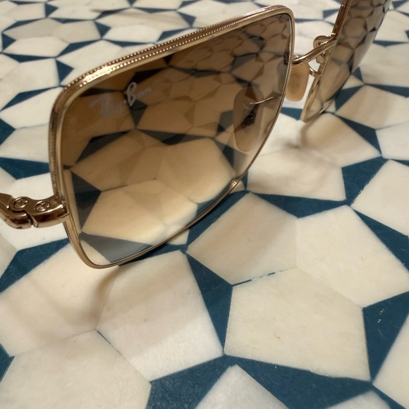 Ray-Ban Women’s Sunglasses Square Rose Gold main image 8